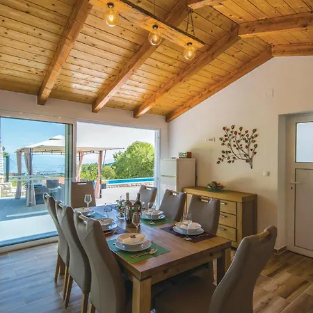 Four-bedroom In Lokvicici Lokvicic