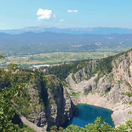 Four-bedroom In Lokvicici * Lokvicic