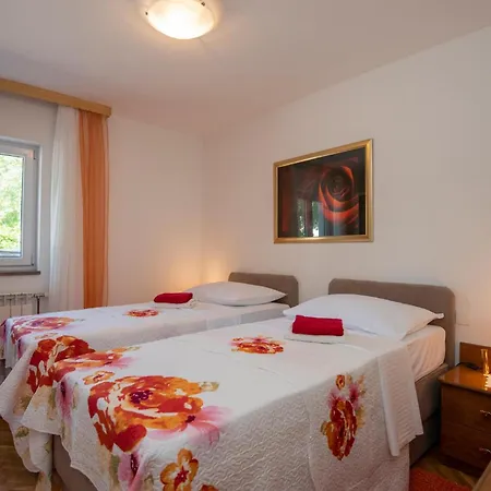 Four-bedroom In Lokvicici