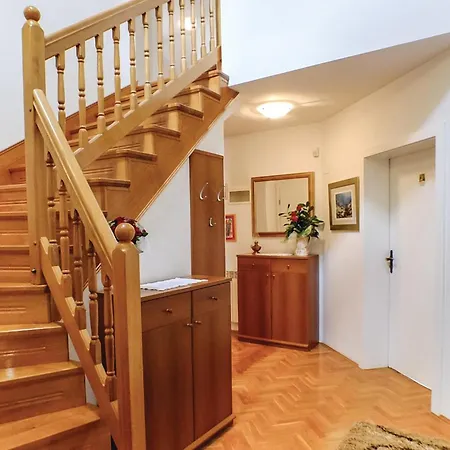 Four-bedroom In Lokvicici