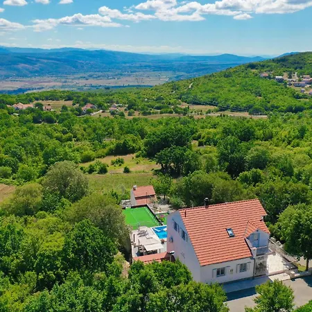 Four-bedroom In Lokvicici Lokvicic