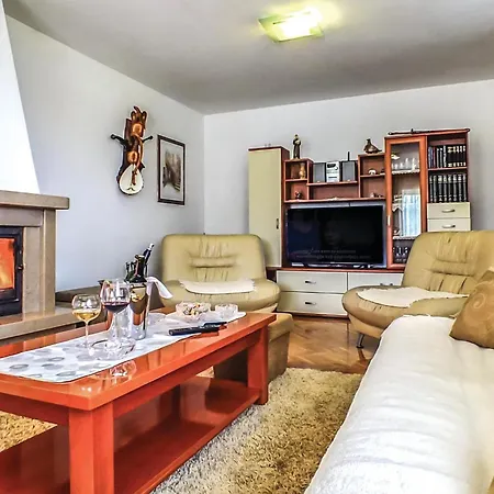 Four-bedroom In Lokvicici