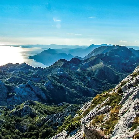 Four-bedroom In Lokvicici *